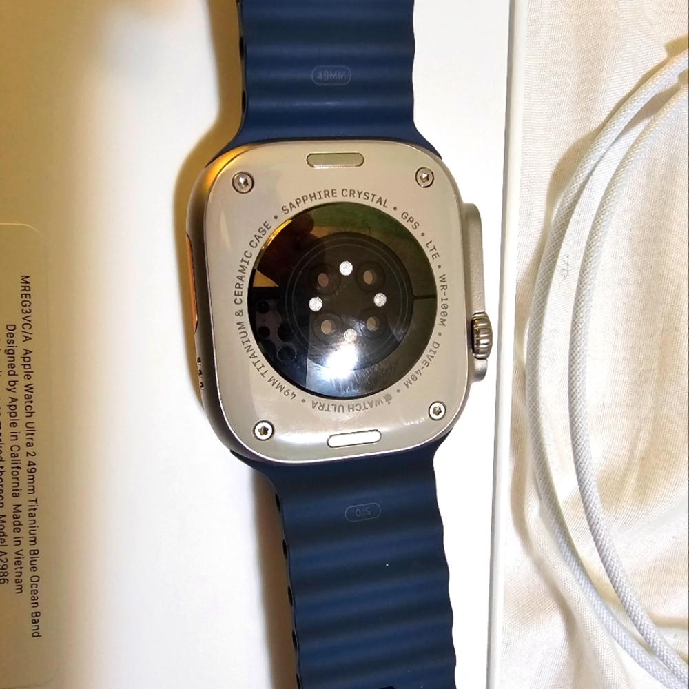 Apple watch ultra 2 49mm titanium